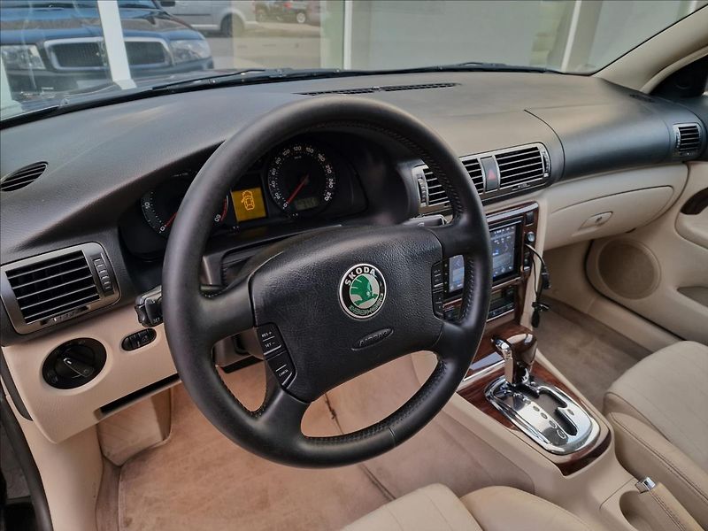 Škoda Superb 2.5 TDI  V6 120kW Elegance,ČR - fotka 20 z 46
