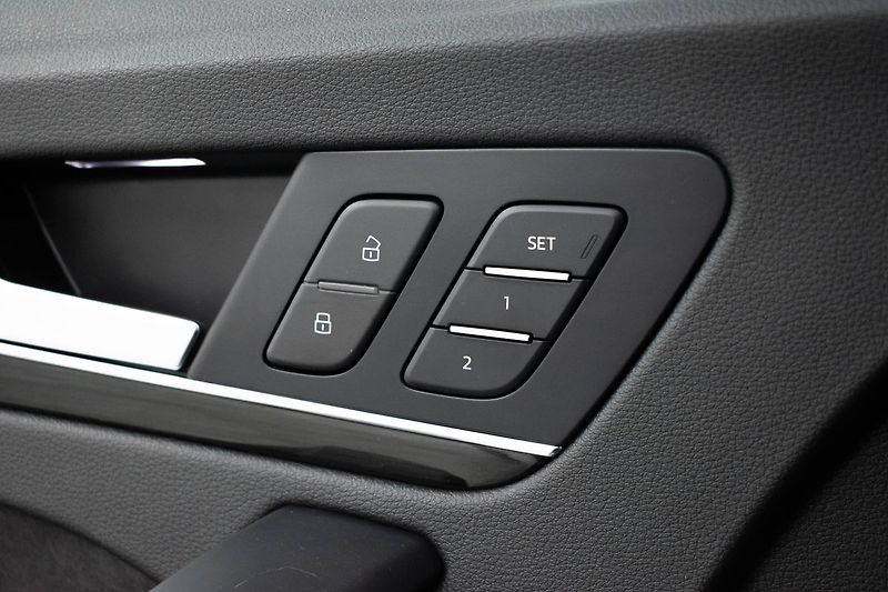 Audi SQ5 3.0 TDI *AIR*WEBASTO*TAŽNÉ*DPH - fotka 16 z 41