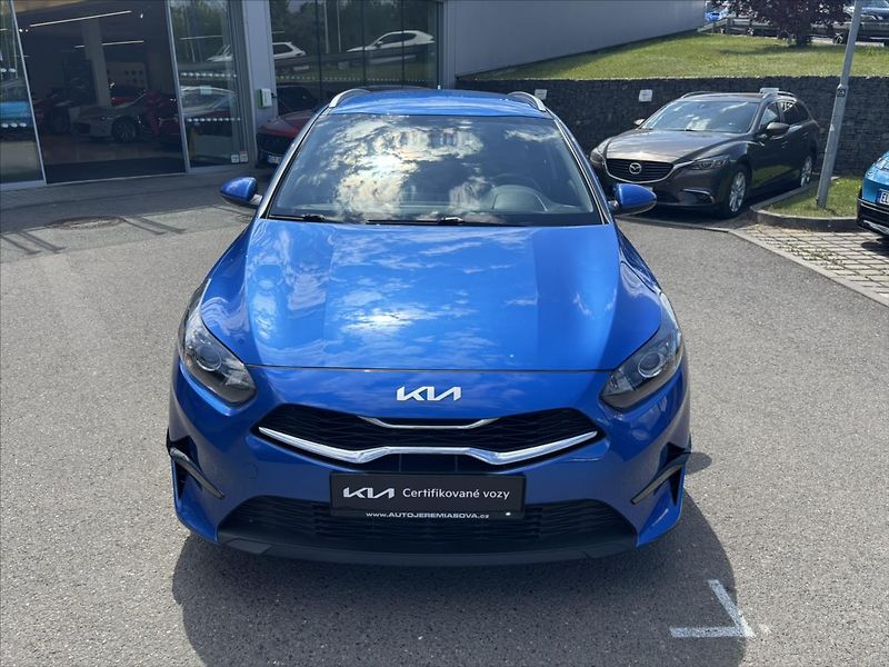 Kia Ceed 1,5 TGDi AT Spin ZÁRUKA KAMERA - fotka 8 z 40