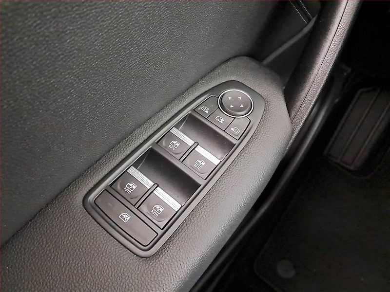 Mitsubishi ASX (2023) 1.3 T MHEV - fotka 19 z 22