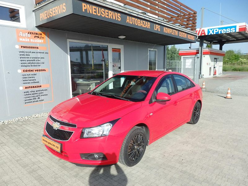 Chevrolet Cruze 1.6i ESP, 6x AIRBAG - fotka 1 z 14
