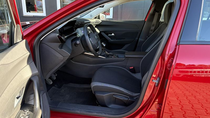 Peugeot 308 1.2 130k Active - fotka 11 z 15