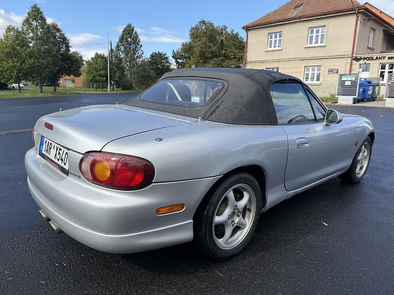 Mazda MX-5 (1998) cabriolet 1.8i - fotka 2 z 9