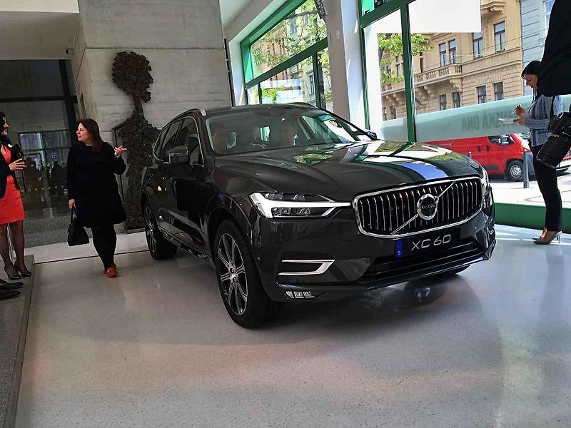 Volvo XC60 v Galerii Mánes.