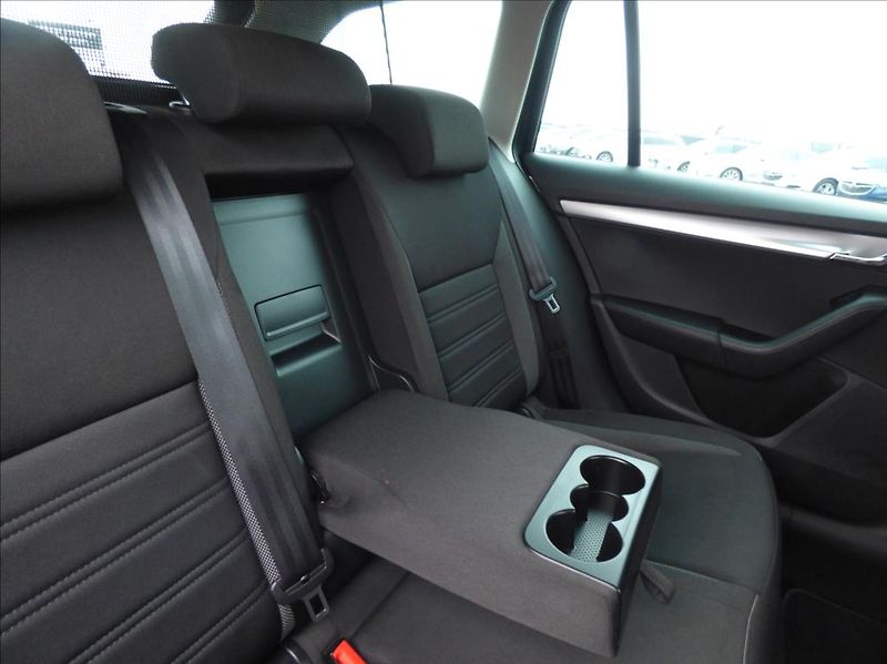 Škoda Octavia 2,0 TDI DSG,LED,Navigace  Ambi - fotka 20 z 55