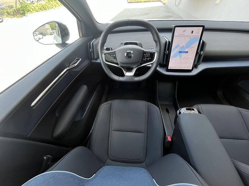 Volvo EX30 AWD Ultra Twin /TZ//REZERVACE - fotka 19 z 51