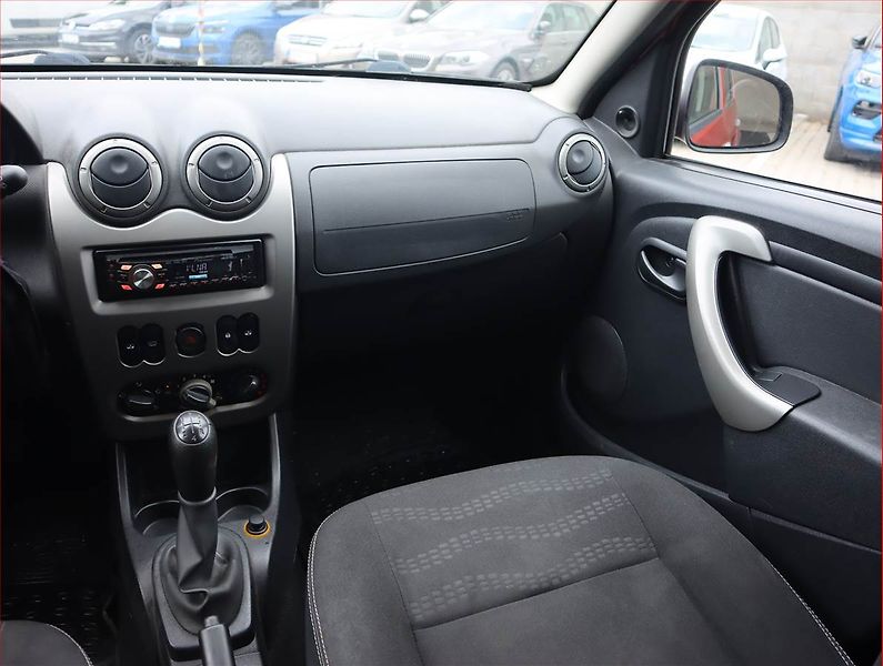Dacia Sandero (2011) 1.6 MPI, Serv.kniha, nová STK - fotka 8 z 14