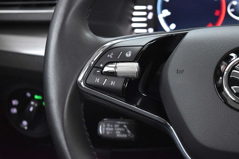 Škoda Superb 1.5 TSI STYLE*VIRTUAL*ČR 1.MAJ - fotka 20 z 43