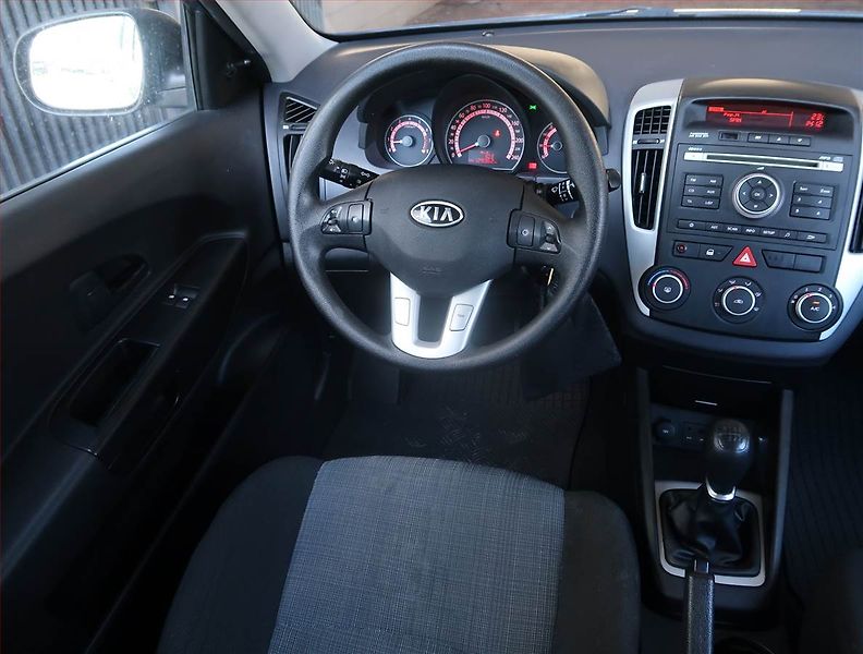 Kia Ceed (2011) 1.6 CVVT, Serv.kniha - fotka 7 z 15