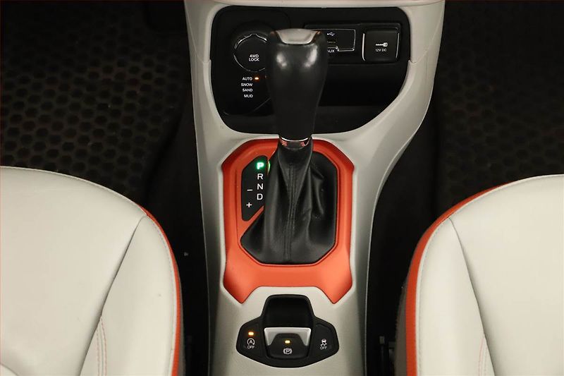 Jeep Renegade (2017) 1.4 MultiAir, 4X4, Automat - fotka 10 z 18