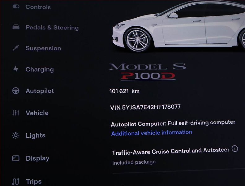 Tesla Model S (2017) P100D Ludicrous, SoH 93% - fotka 9 z 21
