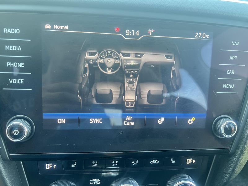 Škoda Octavia 2.0TDI 110KW,SCOUT,4x4,DSG,KůŽ - fotka 39 z 41