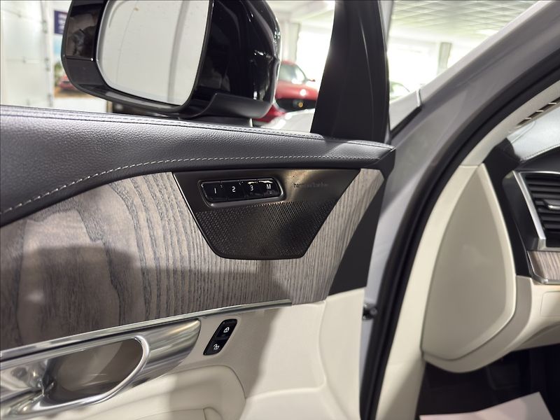 Volvo XC90 2,0   B5 POLESTAR HARMAN 360 - fotka 6 z 40