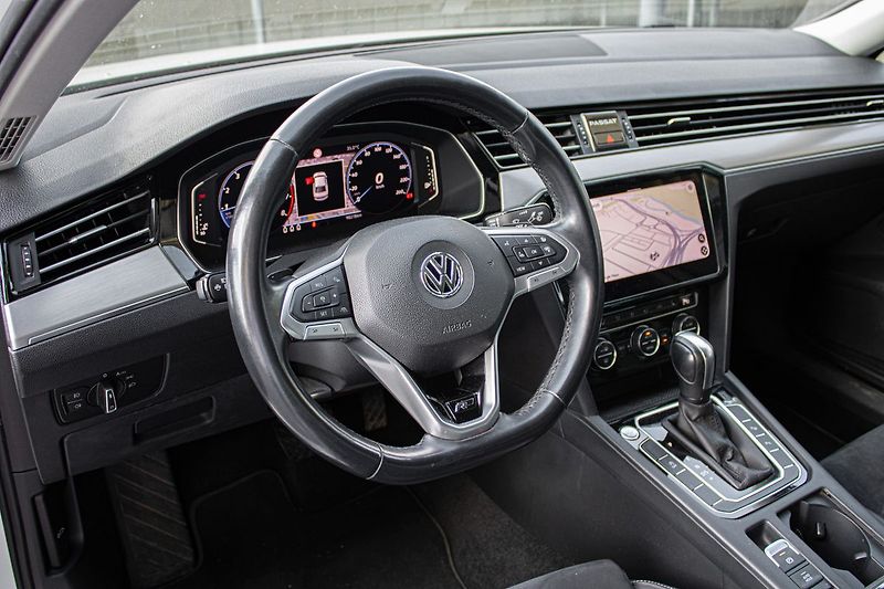 Volkswagen Passat - fotka 9 z 27