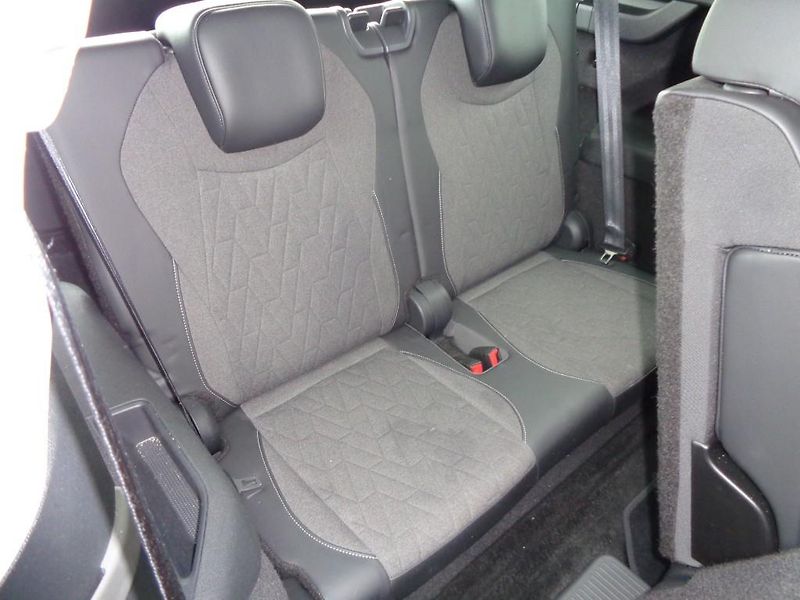 Volkswagen Tayron 2.0TDI DSG 4MOTION LIFE 7 MÍST - fotka 28 z 30