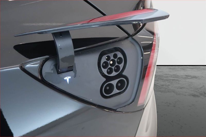 Tesla Model 3 (2021) Std Range Plus 55kWh, SoH 81% - fotka 22 z 22