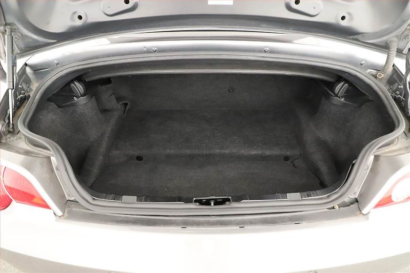 BMW Z4 (2005) 2.2i, Kůže, Tempomat - fotka 10 z 18