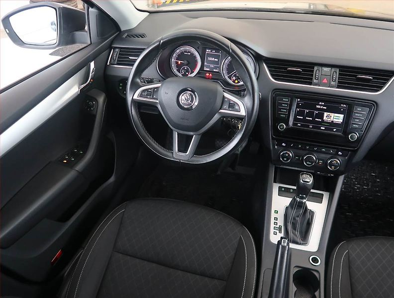Škoda Octavia (2015) Edition 2.0 TDI, Automat, Navi - fotka 7 z 14