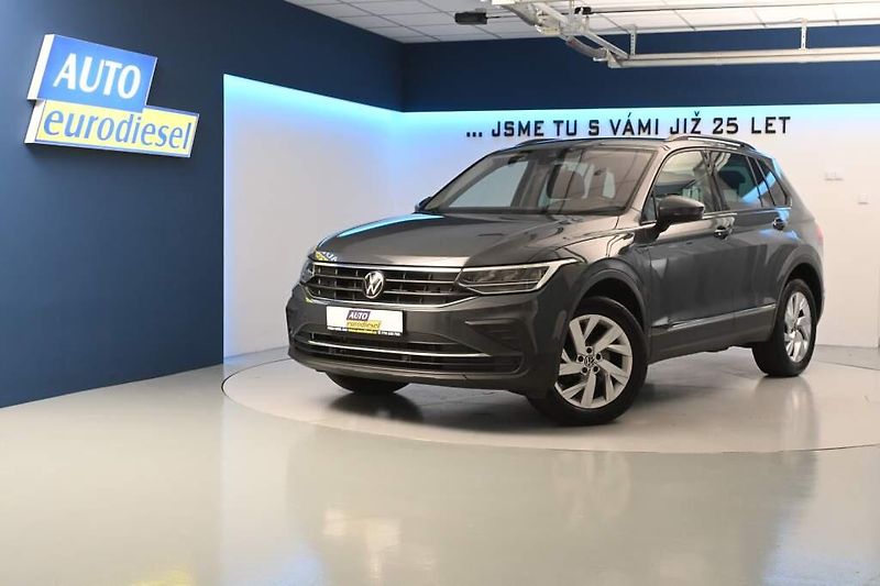 Volkswagen Tiguan (2023) 2.0 4MOTION LED DSG Life ACC T - fotka 2 z 37