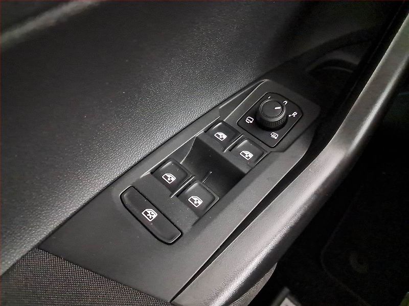 Volkswagen Taigo (2022) Life 1.0 TSI, Automat - fotka 19 z 19