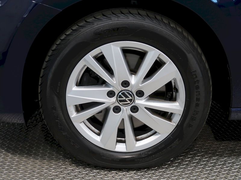 Volkswagen Touran (2023) HIGHLINE 2.0TDI 110KW DSG - fotka 11 z 37