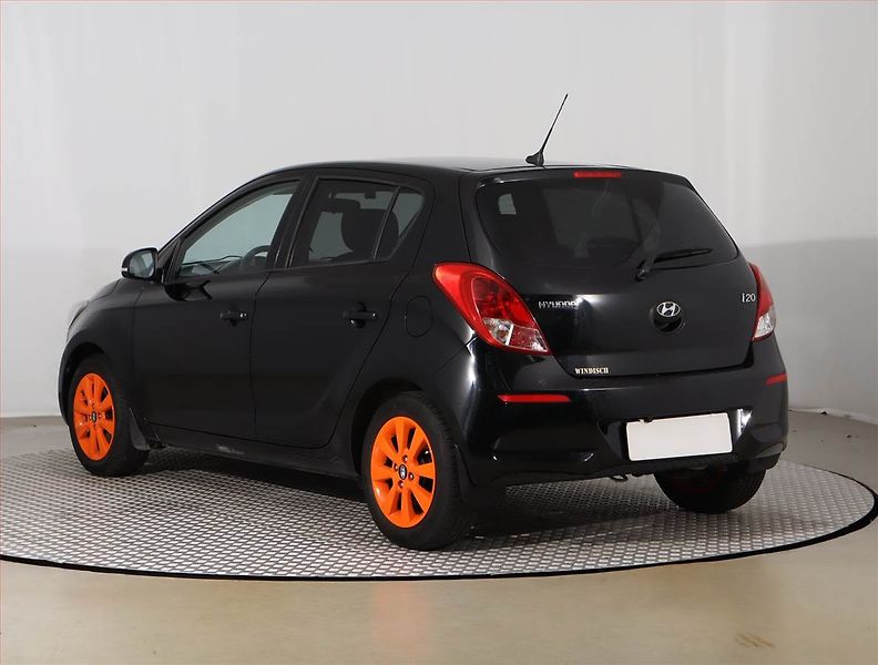 Hyundai i20 (2015) 1.2, Serv.kniha, Navi - fotka 4 z 19