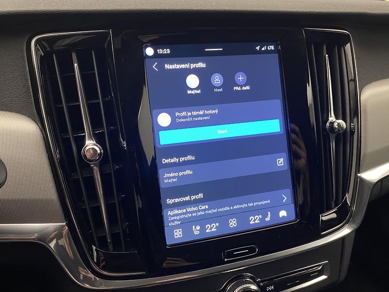 Volvo V90 T6 AWD RECHARGE DARK PLUS - fotka 51 z 58