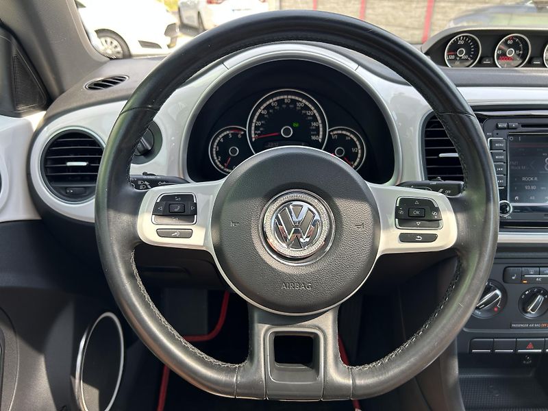 Volkswagen Beetle (2014) 2.0Tdi 103KW DSG 131tis km - fotka 18 z 35