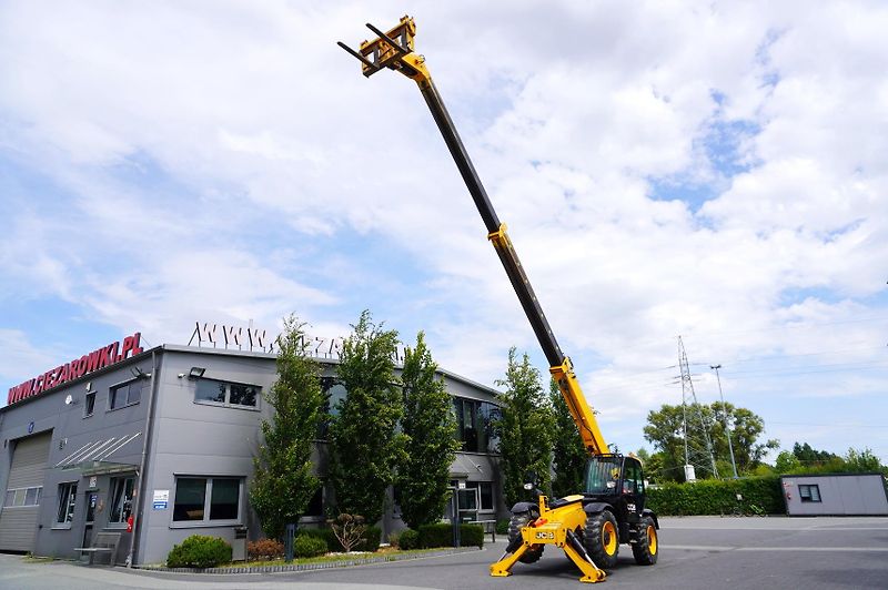 JCB (2019) 540-140 telescopic loader  - fotka 15 z 24