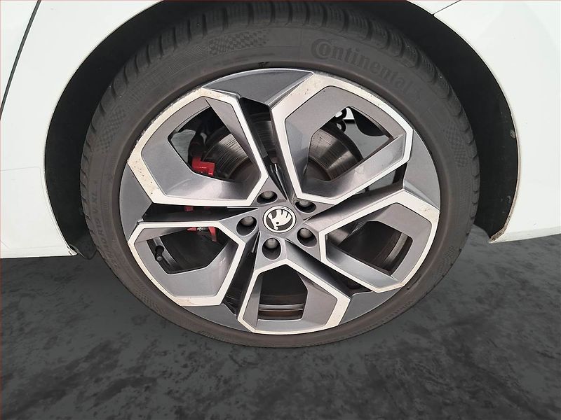 Škoda Octavia (2021) RS 2.0 TSI - fotka 15 z 17