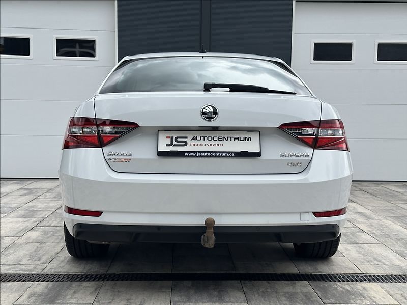 Škoda Superb 1,4 TSI 150PS  Style Plus 4x4 - fotka 9 z 58