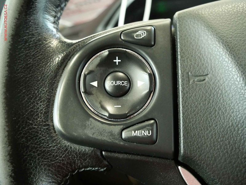 Honda CR-V (2017) 2.0 i 4x4, Temp. park. kamera - fotka 15 z 23