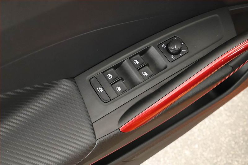Škoda Fabia (2025) 1.0 TSI, MONTE CARLO, AUTOMAT - fotka 9 z 17
