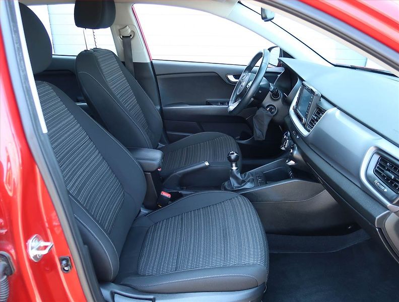 Kia Stonic (2018) Exclusive 1.25 CVVT, Tempomat - fotka 9 z 19