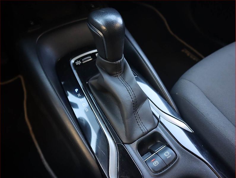 Toyota Corolla (2022) Comfort 1.8 Hybrid, Automat - fotka 13 z 21