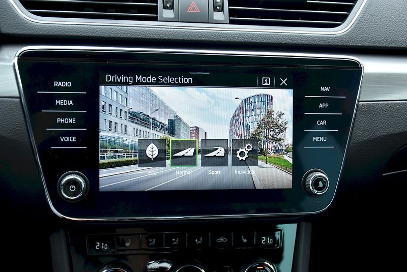 Škoda Superb (2024) Style plus 2.0 TDI 110kW DSG - fotka 19 z 34