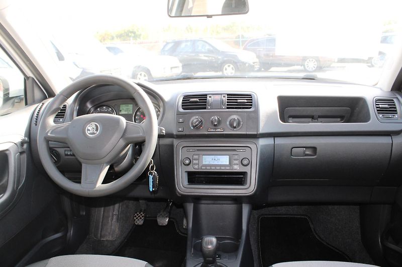 Škoda Fabia (2014) 1,4i 16V KLIMA EL.OKNA PC ALU - fotka 15 z 16