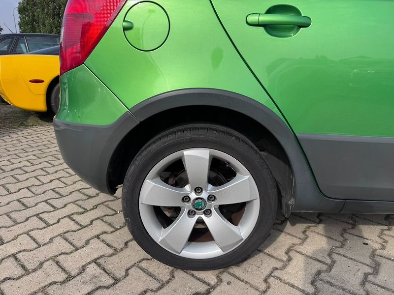 Škoda Fabia (2012) SCOUT 1,2 TSI 63 KW 2. MAJ - fotka 15 z 50