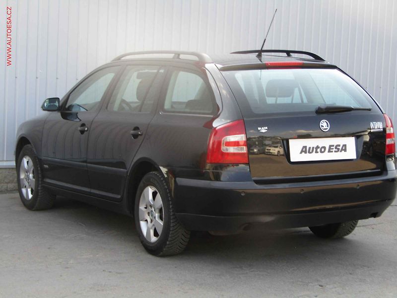Škoda Octavia (2009) 1.6 MPi, AC, výhřev sed - fotka 6 z 15