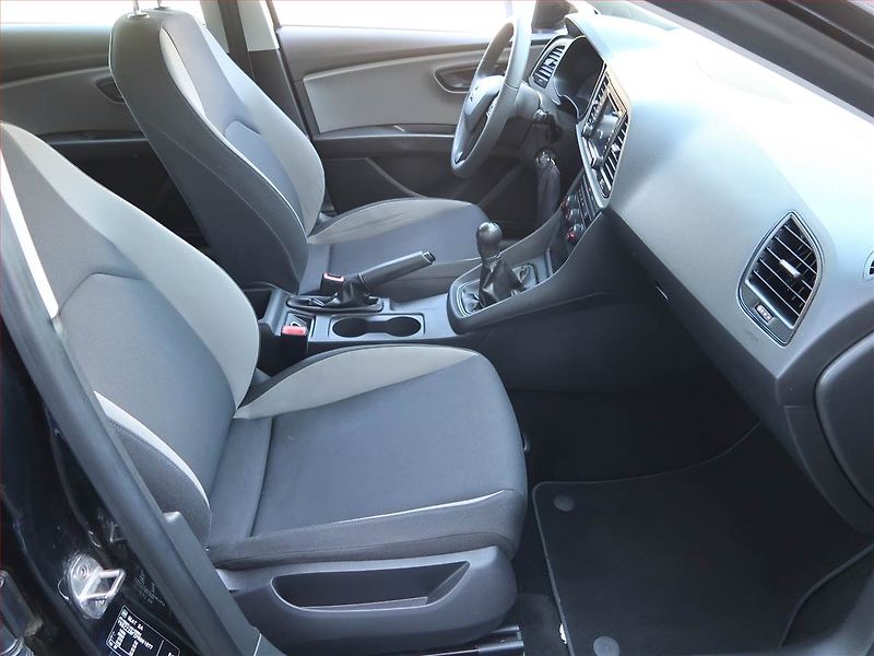 Seat Leon (2015) 1.6 TDI, Navi, Tempomat - fotka 9 z 17