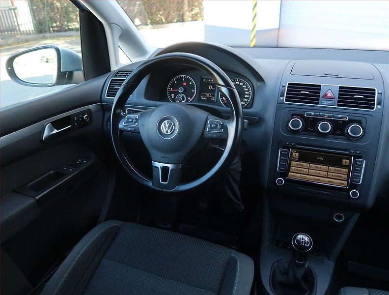 Volkswagen Touran (2014) 1.6 TDI, Serv.kniha, Navi - fotka 7 z 22