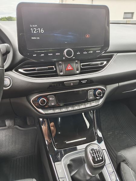 Hyundai i30 (2024) 1.0T-GDI Style, tažné, odp.DPH - fotka 12 z 19