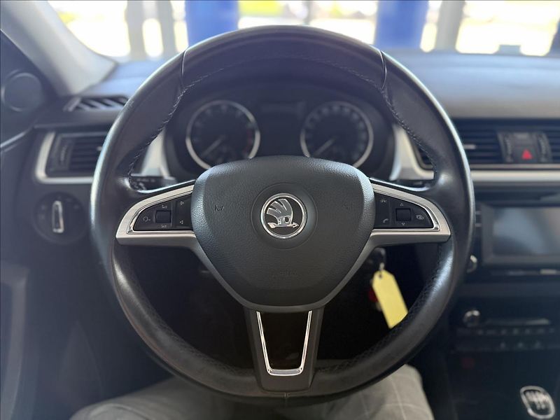 Škoda Rapid 1,2   TSI,SERVISKA,2.MAJ,TAŽNÉ - fotka 13 z 21