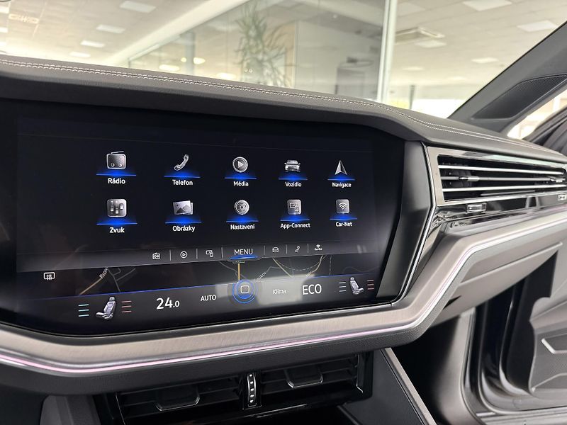 Volkswagen Touareg 3,0TDI 210kW*Discover*Vzduch - fotka 23 z 46