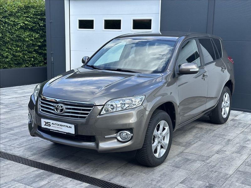 Toyota RAV4 2,0 158PS  Life A/T 4x4 - fotka 2 z 51