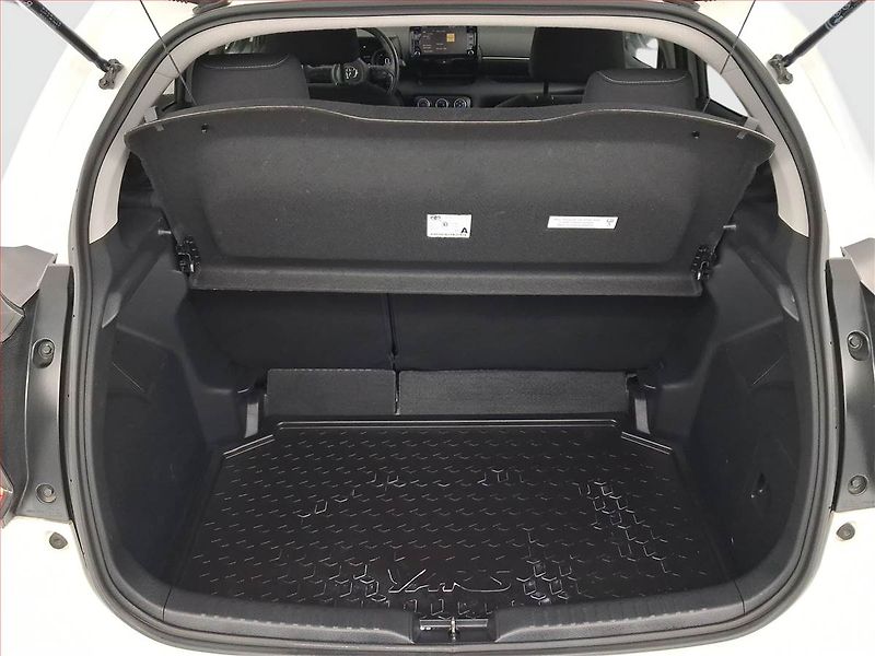 Toyota Yaris (2023) 1.5 VVT-i, ČR,1.maj - fotka 13 z 18