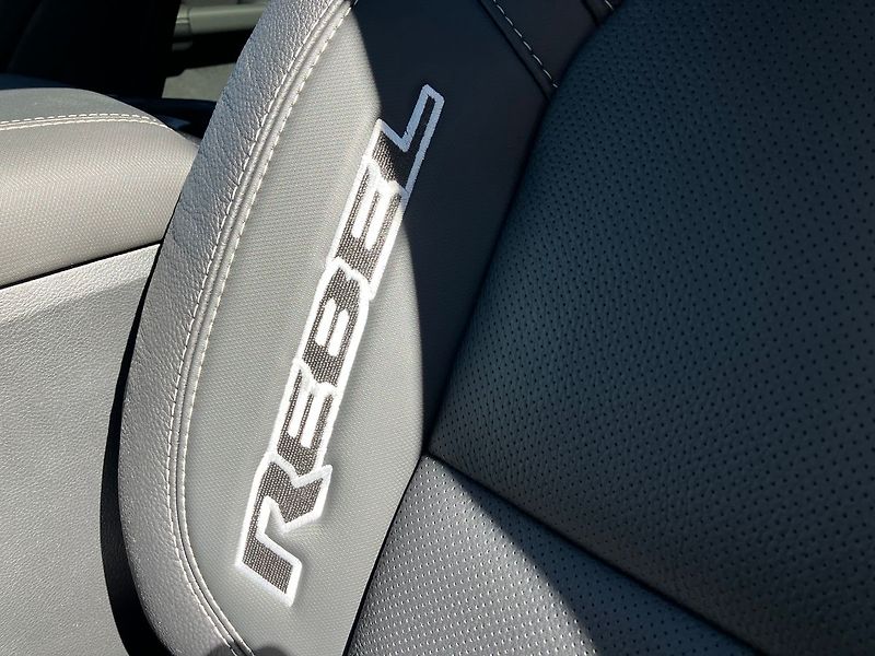 Dodge RAM (2025) 3.0 I6 426k REBEL PREMIUM EDIT - fotka 30 z 77