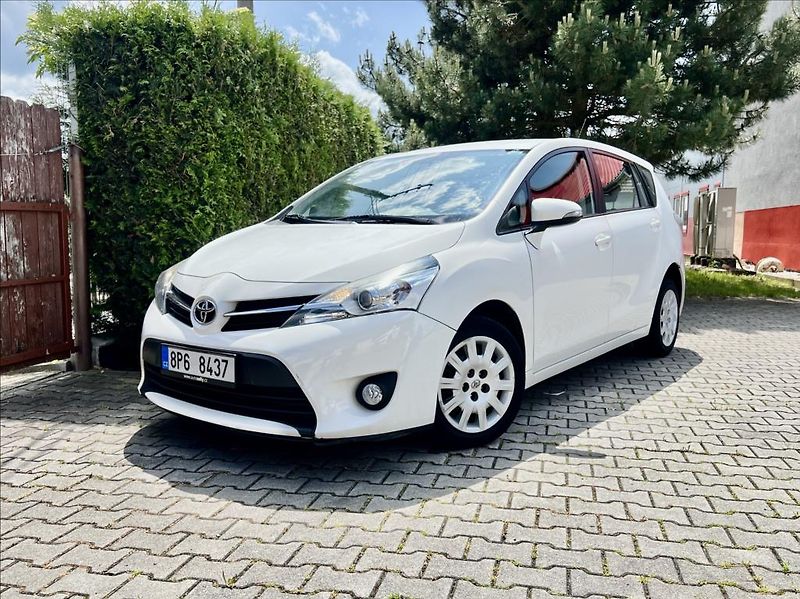 Toyota Verso 1,6 D-4D KLIMA - fotka 1 z 36