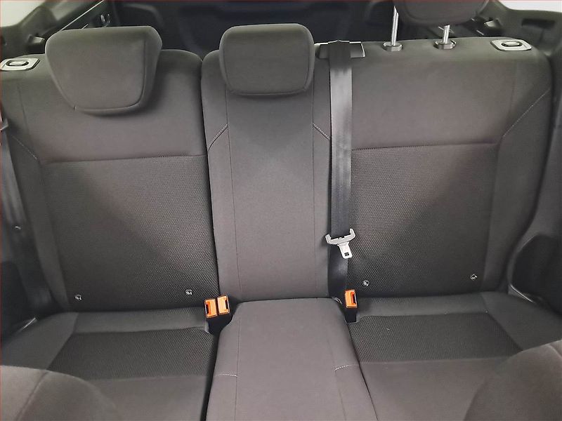 Ford Focus (2018) 1.6 i, Vyhř. sedaček - fotka 10 z 17