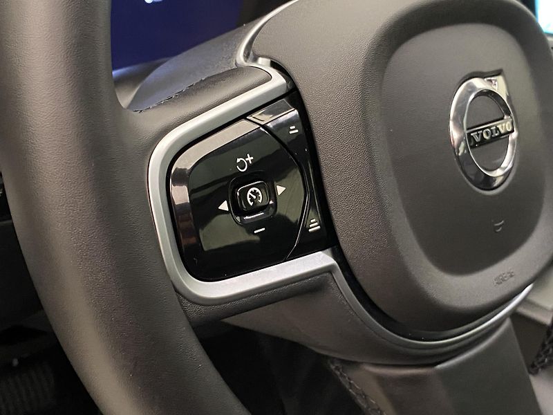 Volvo XC60 T8 AWD RECHARGE DARK ULTRA CZ - fotka 20 z 63